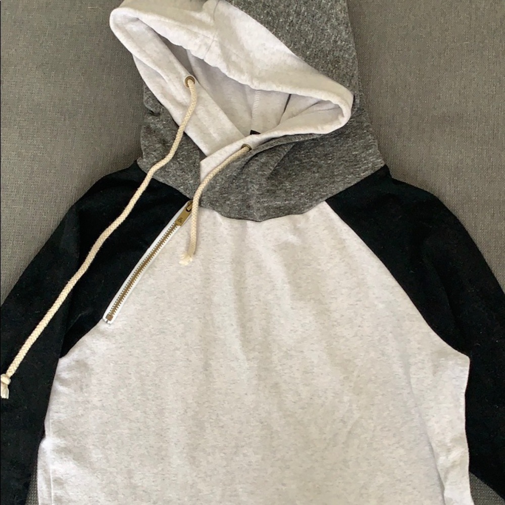 Tri-Color Mindy Maes Market Double Hood